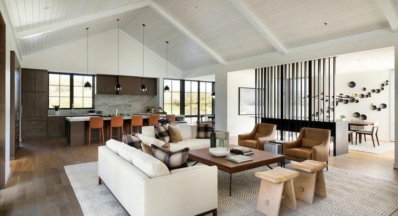 Classic Open-Plan Prairie Design
