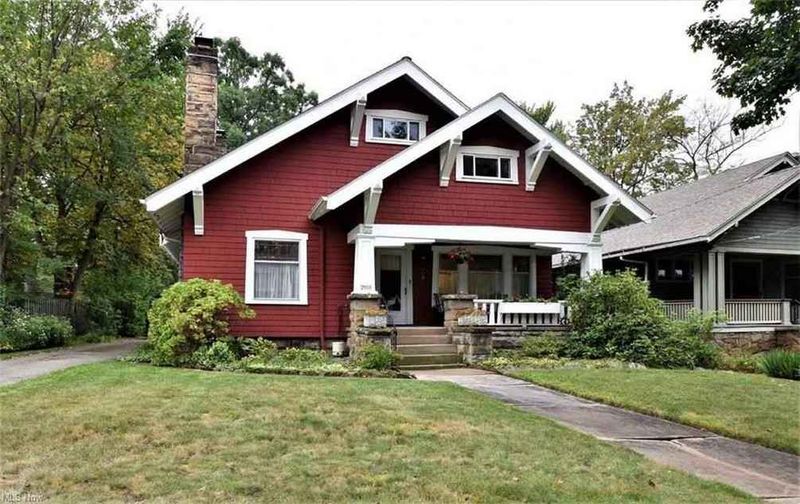 Step Onto The Front Porch Of These Classic Ohio Craftsman Homes - Decor Hint Tremont's Timeless Treasure
