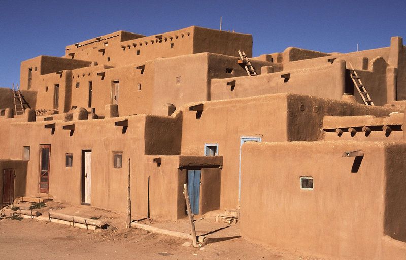9 New Mexico Adobe Paint Colors That Glow Like Desert Light - Decor Hint Nambe Wheat