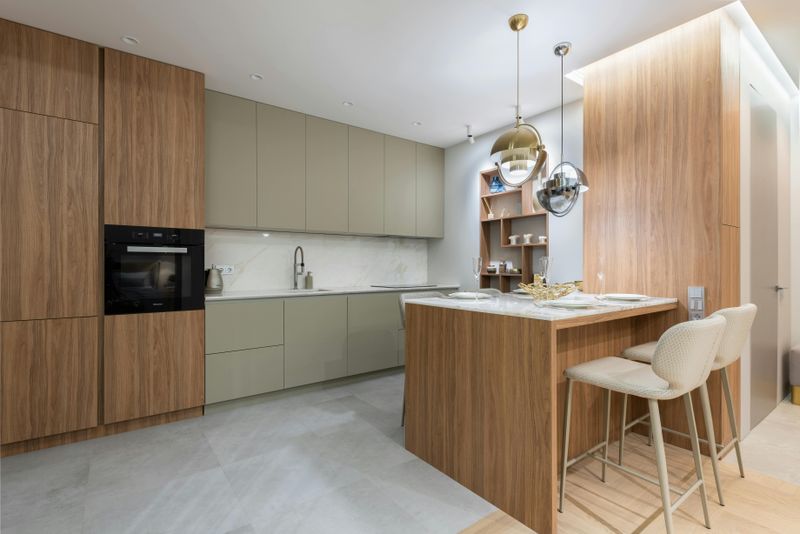 9 Minimalist Home Touches That Don't Quite Work In Real Life - Decor Hint Handleless Cabinets And Drawers