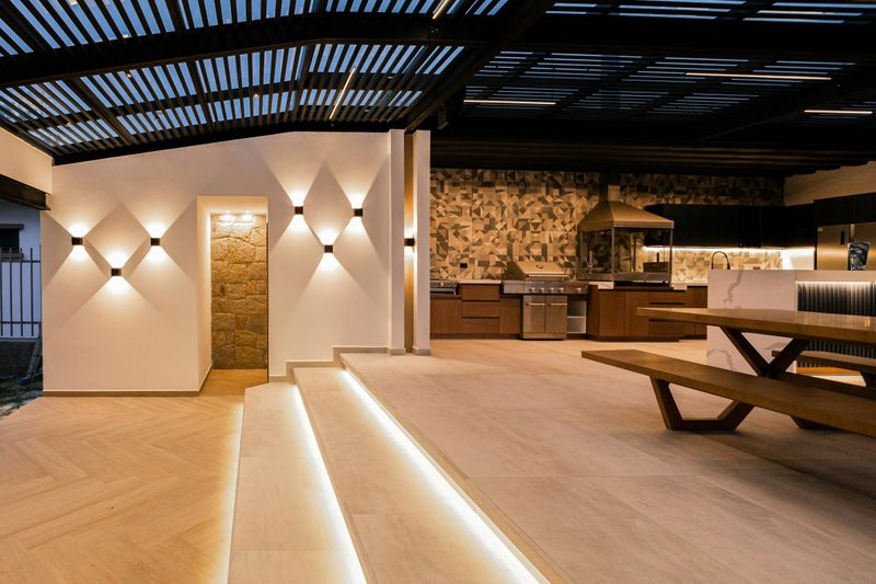 Outdoor Kitchen Elegance