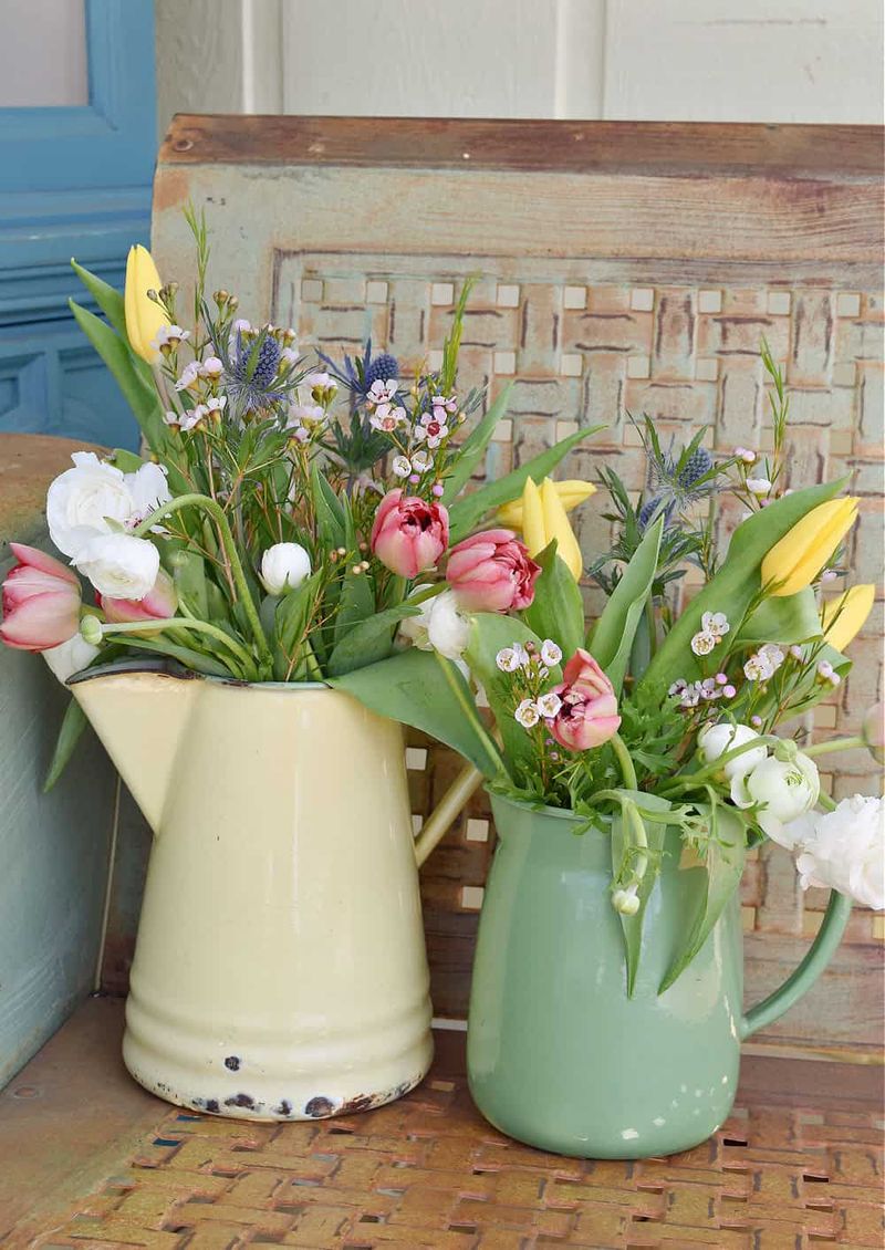 Enamelware Pitchers: Cowboy Kitchen Classics