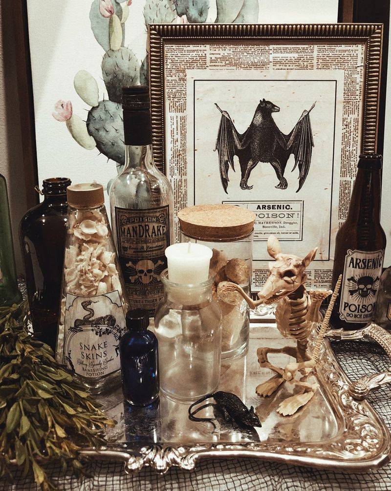 Candlelit Apothecary Bottles As Table Decor