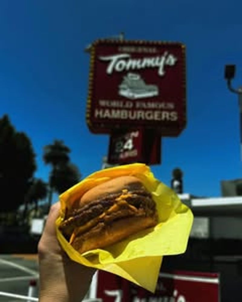 California Burger Stops That Serve Nostalgia With Every Bite - Decor Hint Original Tommy's, Chili-Soaked Legend