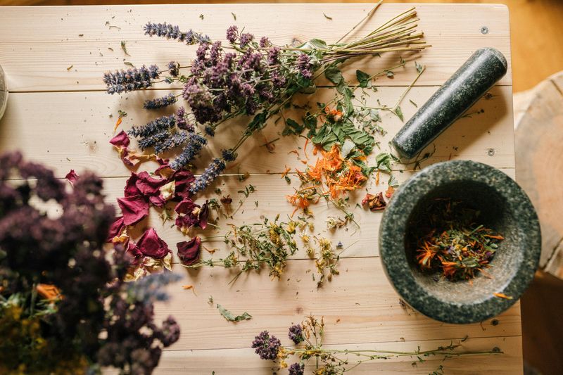 17 Traditional Kitchen Tools That May Be Less Familiar To Younger Generations - Decor Hint Mortar And Pestle