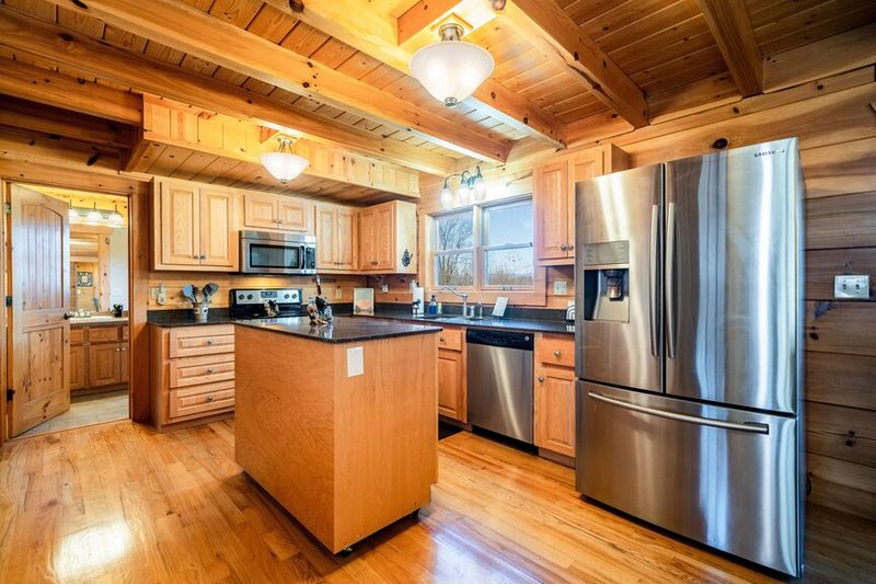 10 Kitchens In North Carolina That Might Remind You Of A Fairytale Cottage - Decor Hint Chimney Rock Kitchen