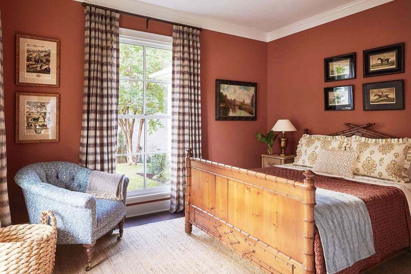 Dothan Farmhouse Bedroom – Peanut Capital's Peaceful Haven