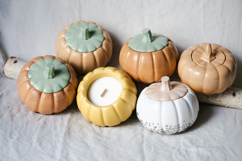 10 Vintage Fall Decoration Ideas That Feel Fresh Again - Decor Hint Retro Ceramic Pumpkins