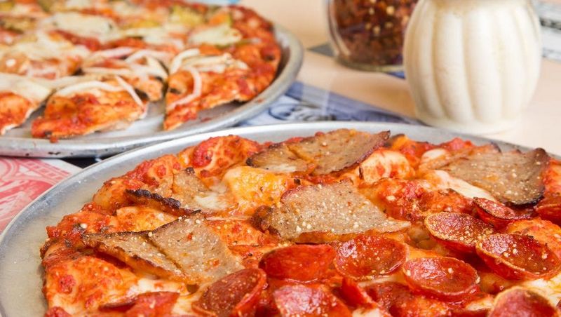 10 Pizza Places In Ohio So Good, Locals Won't Tell Tourists About Them - Decor Hint Rubino's Pizza – Columbus (Bexley)