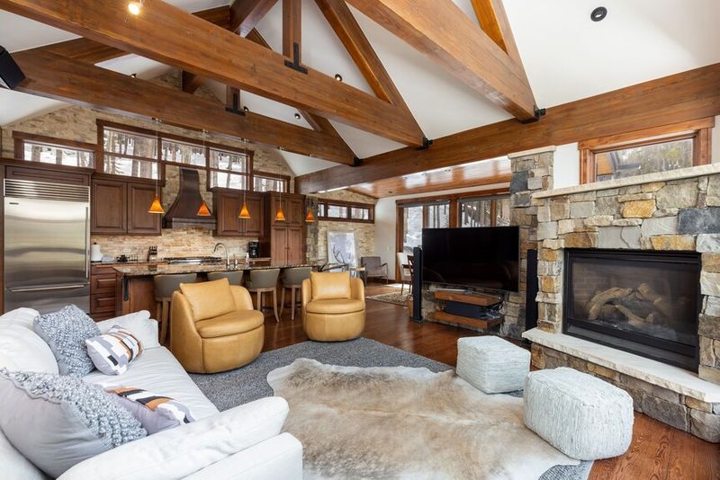 12 Colorado Ski Cabins With Décor As Cozy As The Slopes - Decor Hint Light-Filled Ski Home – Breckenridge