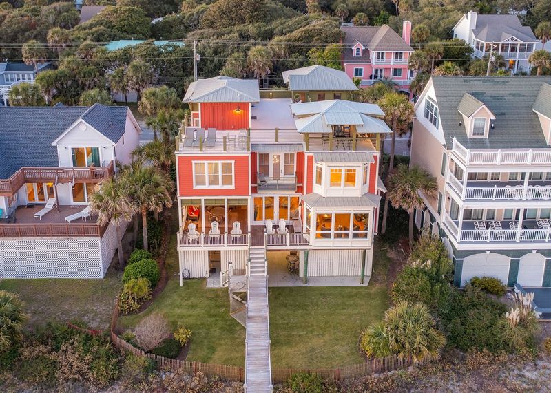 12 Homes Along South Carolina's Coast That Could Feel Classically Southern - Decor Hint Folly Beach Cottage – Colorful Beachside Charm
