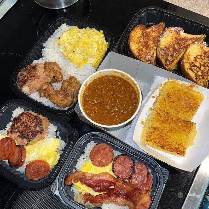 Zippy's Chili Cheese Omelet Extravaganza