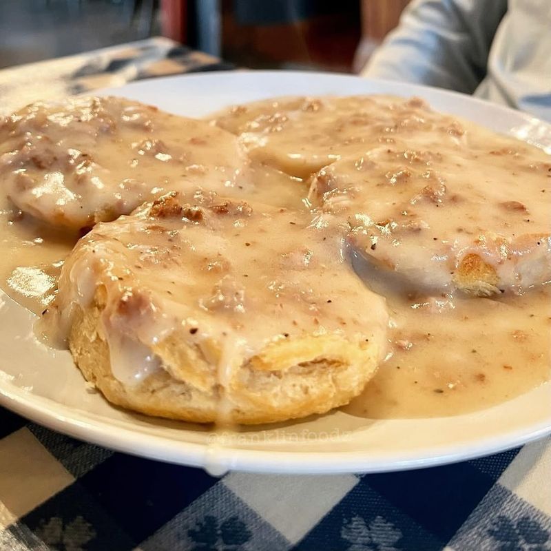 Tennessee Biscuit Breakfasts Worth Waiting For - Decor Hint Merridee's Breadbasket's Small-Town Charm