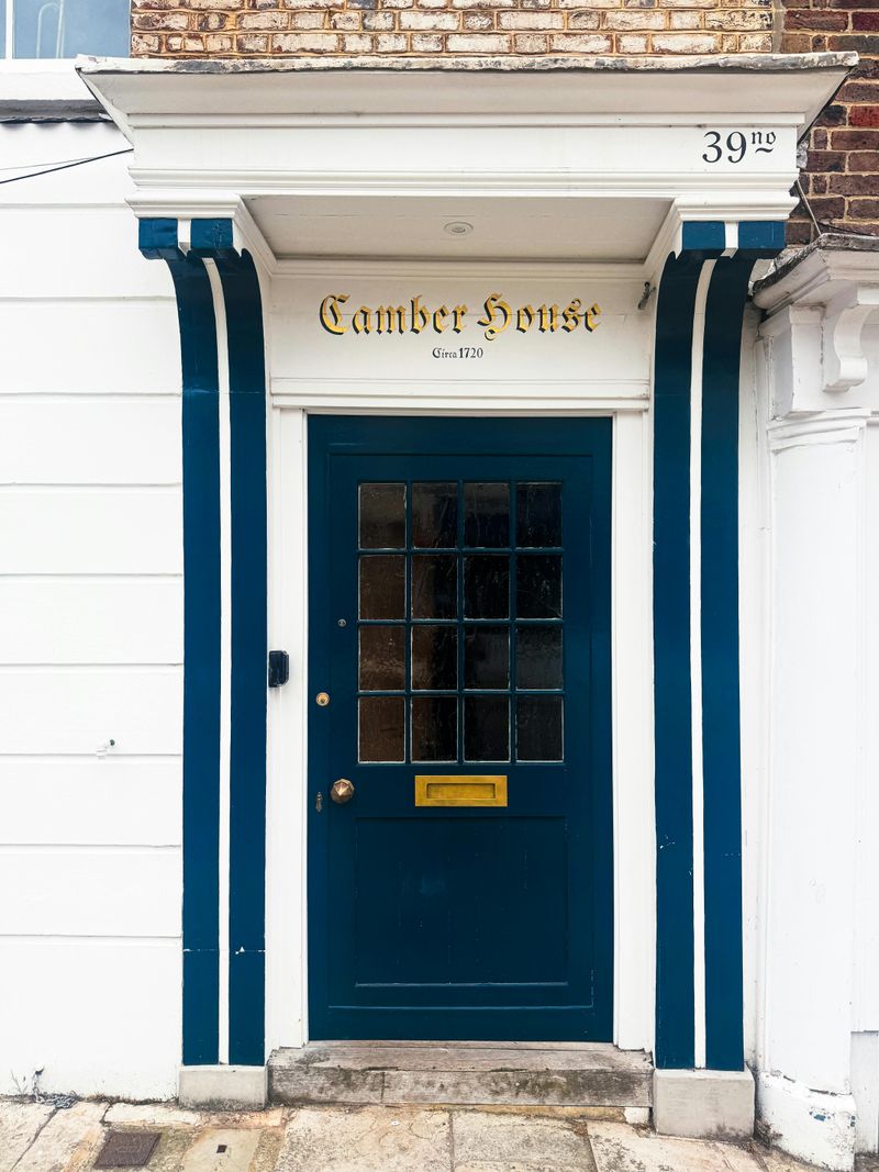 Navy Blue: Nautical Elegance