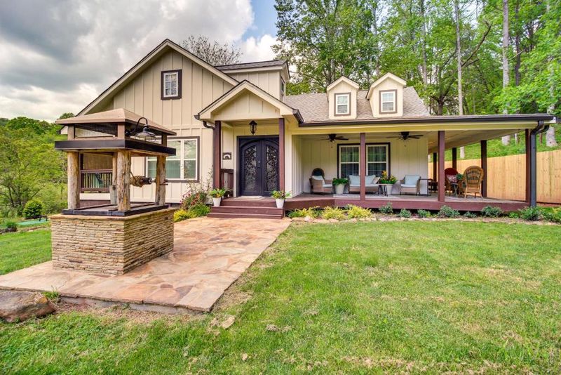 7 Georgia Farmhouses With Porches Built For Storytelling - Decor Hint Dahlonega's Golden Hour Haven