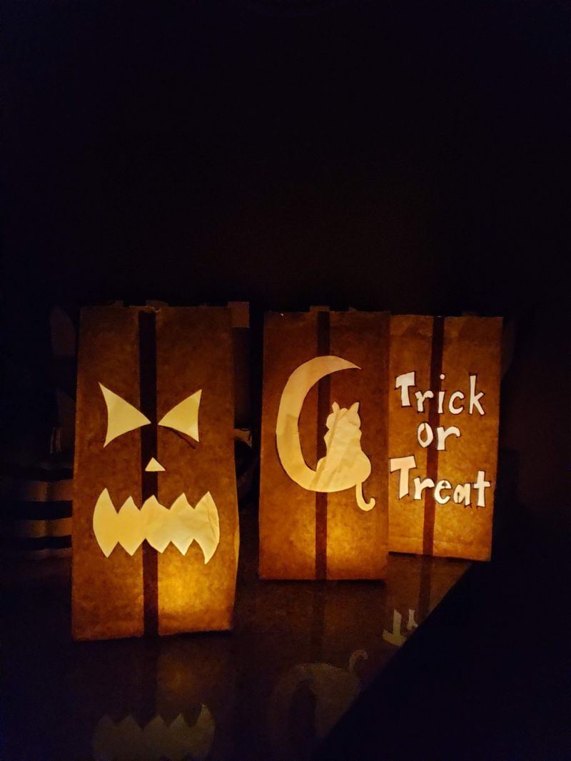 5 Minimalist Halloween Decorations That Work In Arizona Desert Homes - Decor Hint Luminaria Ghost Pathways