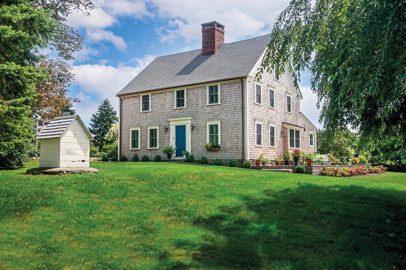 Little Compton's Farmhouse-Style Charmer