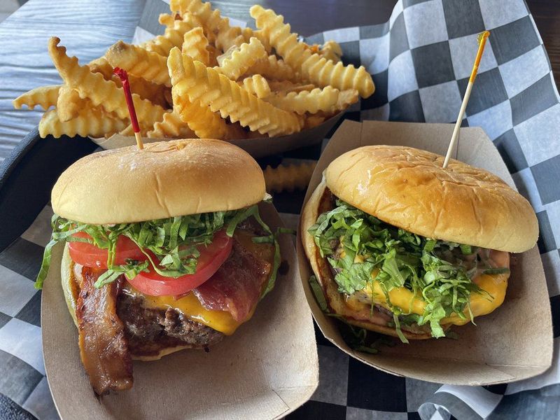 10 Idaho Fry-Sauce Burger Shacks Locals Love - Decor Hint Zip's Drive-In, Coeur d'Alene