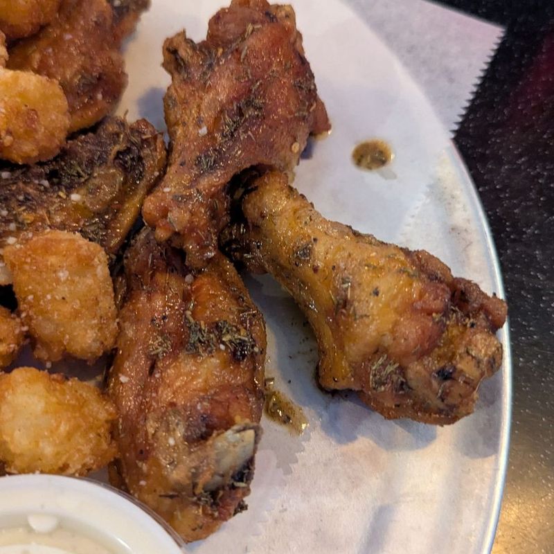 11 Places In Atlanta Where Lemon Pepper Wings Might Impress - Decor Hint Blue Moon Pizza – The Unexpected Wing Contender