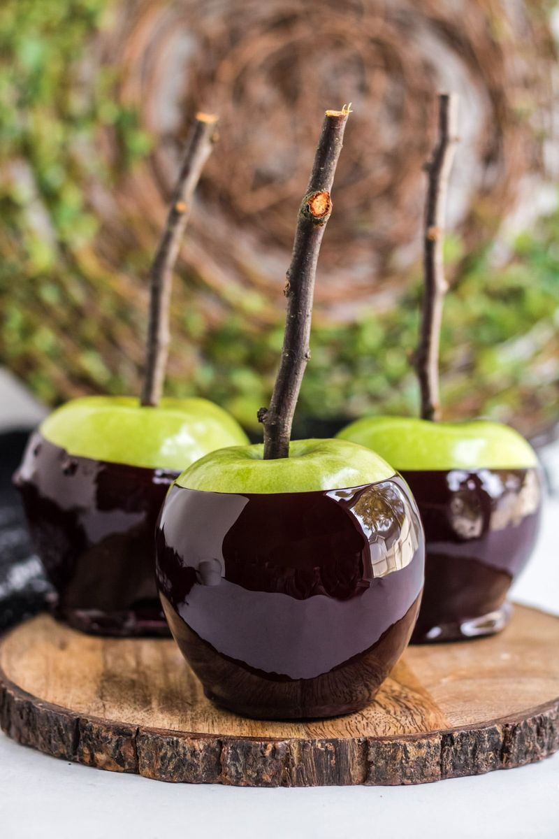 Poisoned Apple Platter