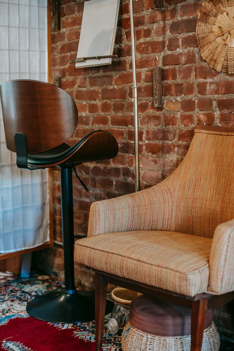 9 Throwback Home Styles From The 1970s You May Have Seen Before - Decor Hint Faux Brick Accent Walls