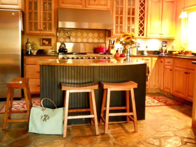 10 Kitchens In North Carolina That Might Remind You Of A Fairytale Cottage - Decor Hint Lake Lure Cottage Kitchen