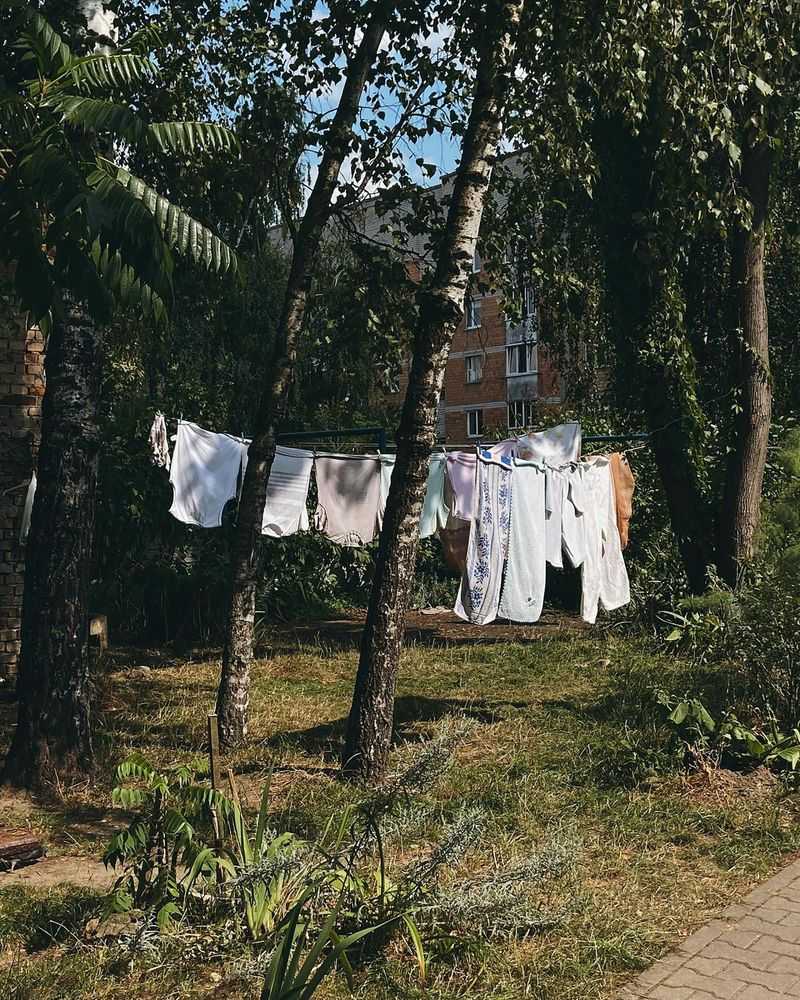 21 DIY Projects That Could Help Reduce Household Costs - Decor Hint Set Up A Clothesline For Air-Drying Laundry
