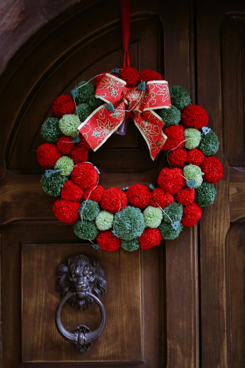 13 Things I Stopped Displaying That Made My Home Feel Calmer - Decor Hint Seasonal Décor Out Of Season