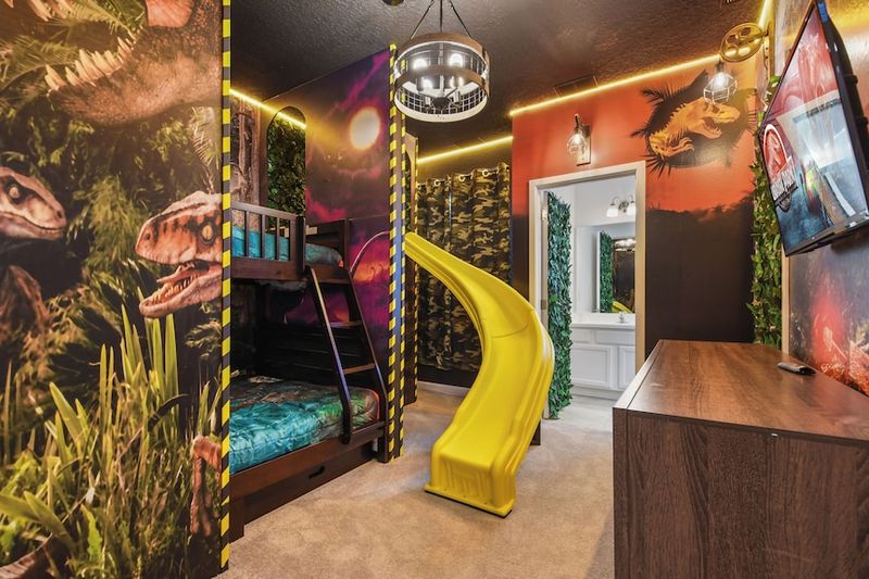 10 Utah Cabin Bunk Rooms That Grow With Kids - Decor Hint Dinosaur Murals In Moab