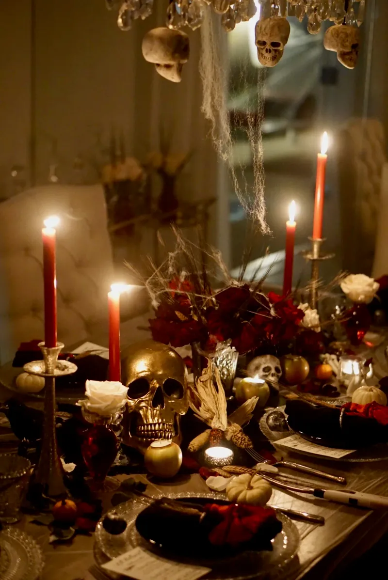 Elegant Skull And Rose Tablescape