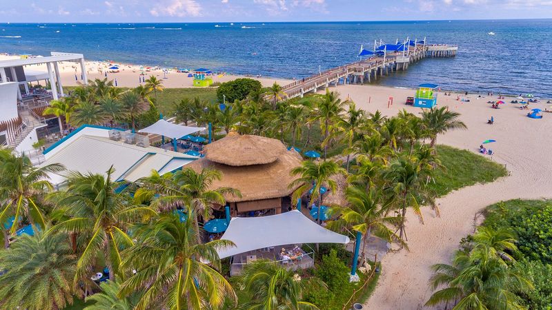 Lucky Fish Beach Bar & Grill