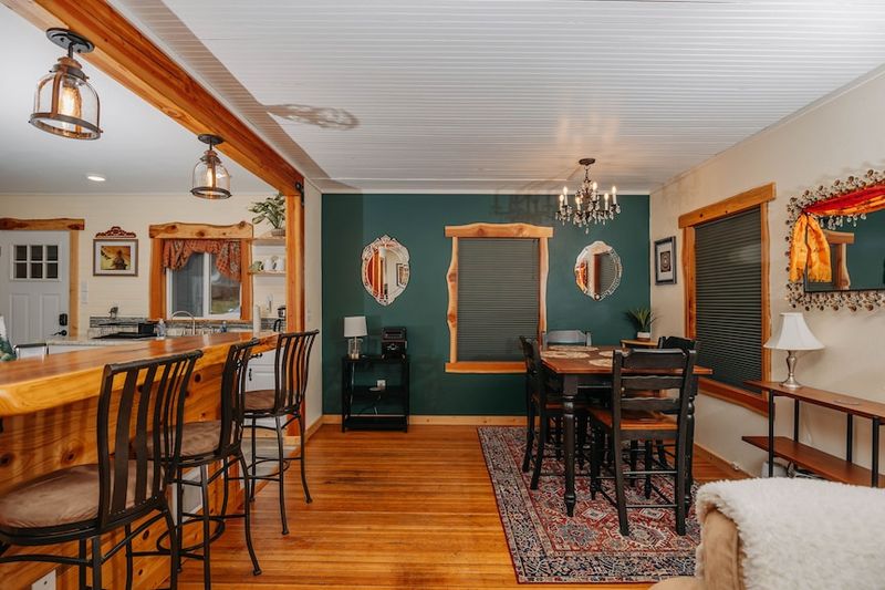 7 Luxurious Mountain Getaways In Washington With Show-Stopping Interiors - Decor Hint Rainier Vista Lodge