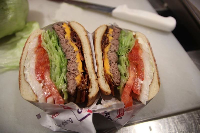 California Burger Stops That Serve Nostalgia With Every Bite - Decor Hint Nation's Giant Hamburgers, Bay Area's Answer To Fast Food
