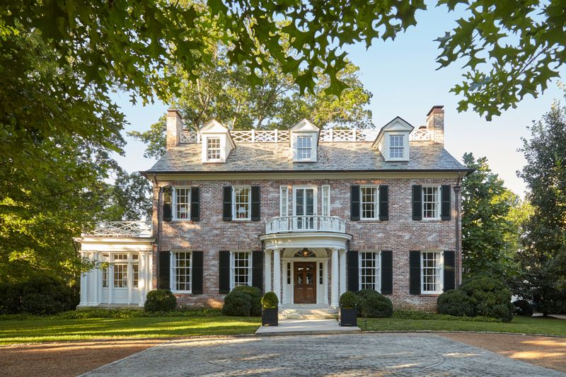 Maryland Colonial Farmhouses With Timeless Character - Decor Hint Symmetrical Facades With Georgian Influence