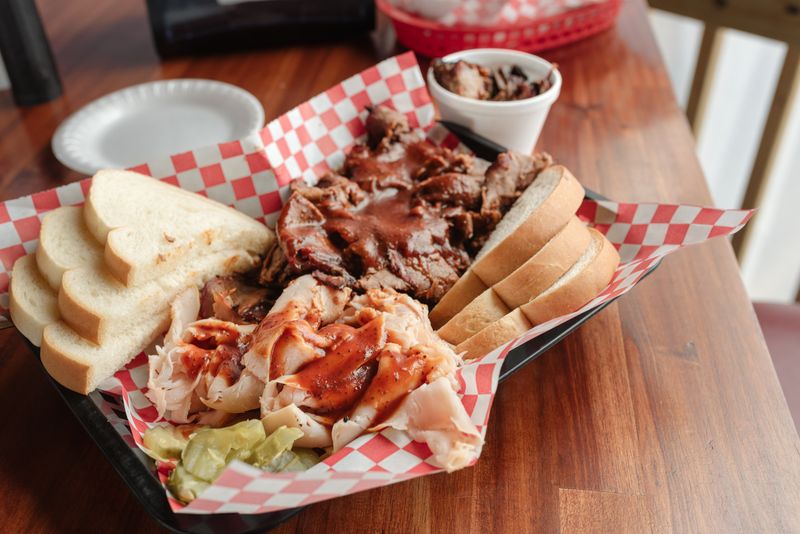 B.B.'s Lawnside BBQ