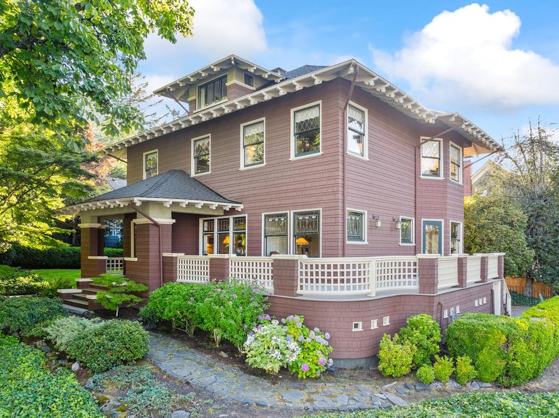 Step Onto The Front Porch Of These Classic Ohio Craftsman Homes - Decor Hint Columbus Clintonville's Corner Creation