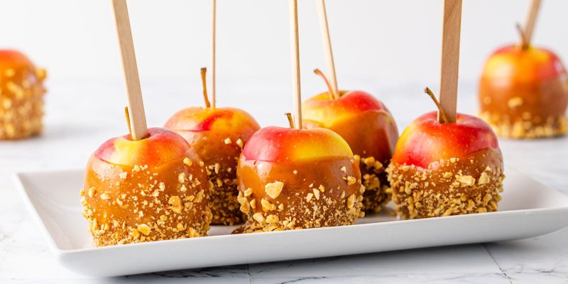 6 Candy Apple Flavors That Keep Indiana Kids Coming Back - Decor Hint Hoosier Caramel Crunch
