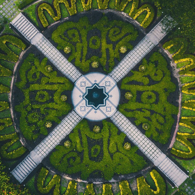 8 Garden Design Choices That Might Cause Problems And How To Address Them - Decor Hint Overly Complex Garden Layouts