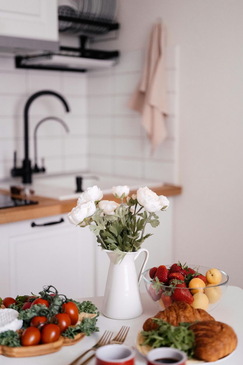 White Kitchens With Bold Hardware