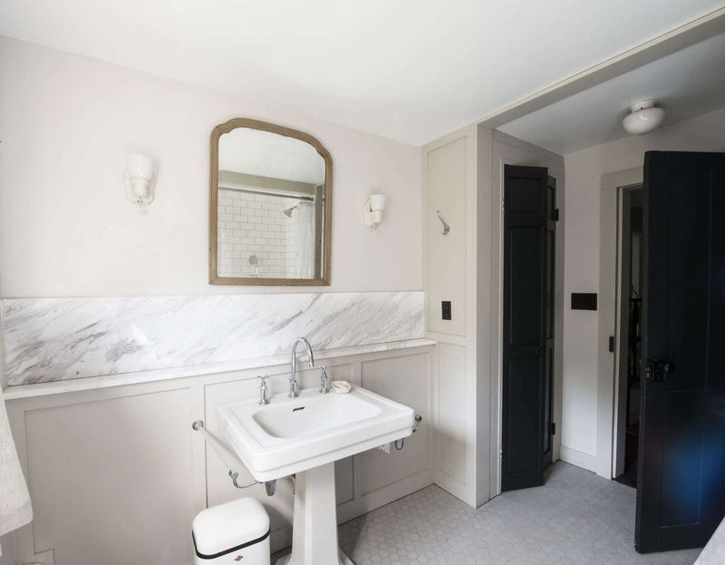 Pedestal Sink Perfection