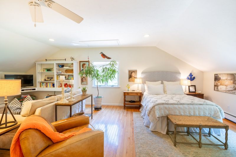 Light Linen Loft in Martha's Vineyard