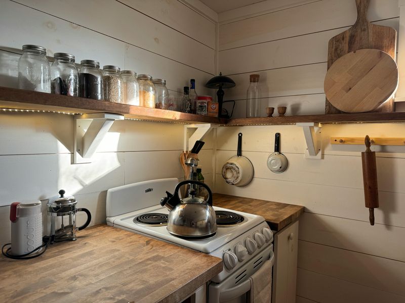 Comparing Rustic And Country-Style Kitchens And Their Common Features - Decor Hint Furniture And Décor Elements Found In Both Styles