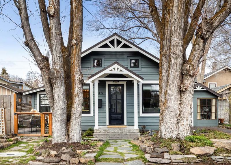 7 Charming Cottage Homes To Fall In Love With In Oregon - Decor Hint Historic Bend Riverside Cottage