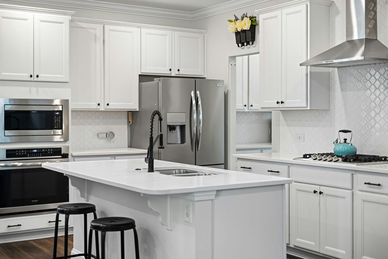 Common Mistakes To Avoid When Decorating A Kitchen - Decor Hint Forgetting About The Work Triangle