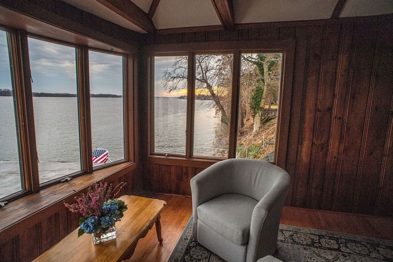 Riverside Cottage in Bucks County