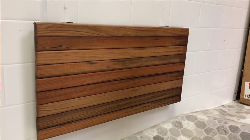 12 Chicago Entryways That Hide Clutter In Plain Sight - Decor Hint Murphy-Style Fold-Down Desks
