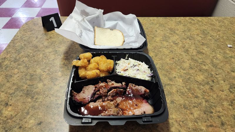 11 Mississippi BBQ Spots That Let The Pit Do The Talking - Decor Hint The Twisted Eatery – Taylorsville