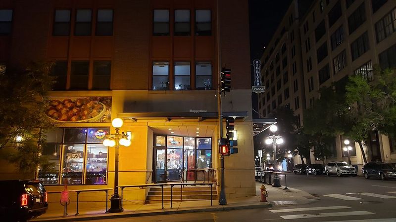Minnesota Winters, St. Paul Slices: 10 Pizza Parlors Locals Love - Decor Hint Big River Pizza: Farmers Market Fresh