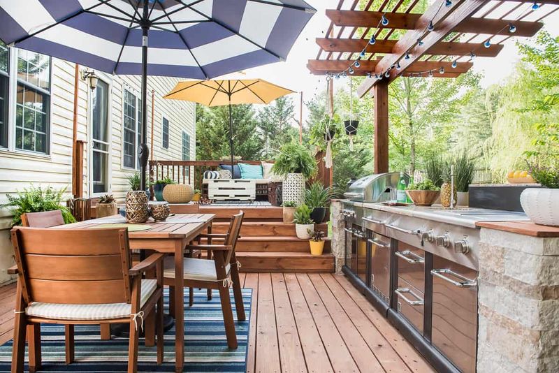 Outdoor Cooking Porch By The Kitchen
