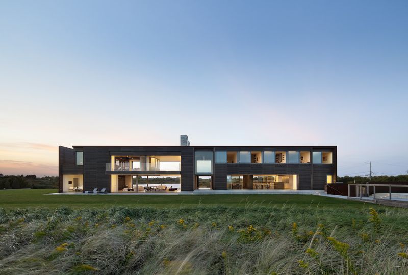 9 Design Features That Make This East Hampton House A Seamless Indoor-Outdoor Haven In New York - Decor Hint Multi-Level Viewing Decks